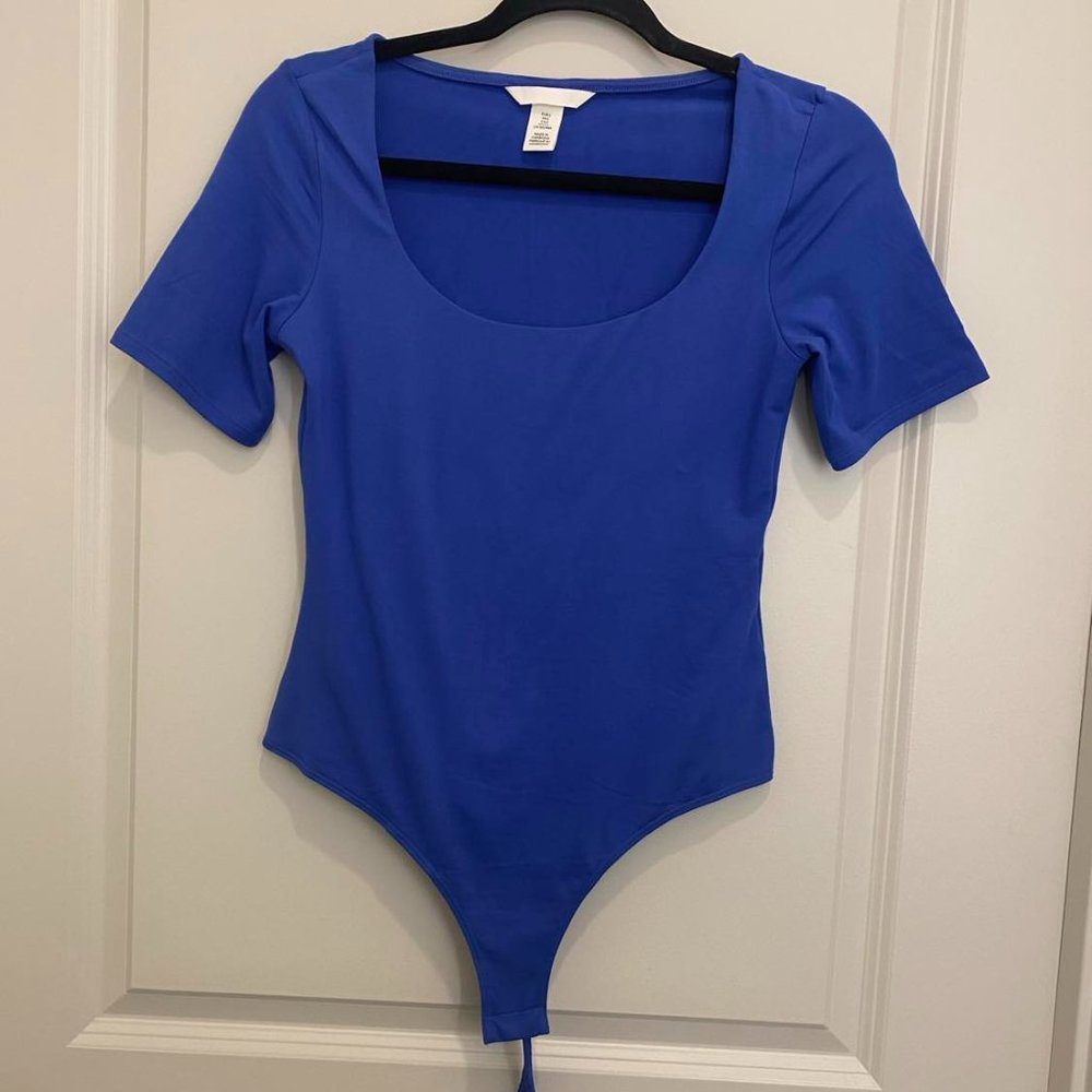 H&M Women's Blue Scoop Neck Short Sleeve Bodysuit Top